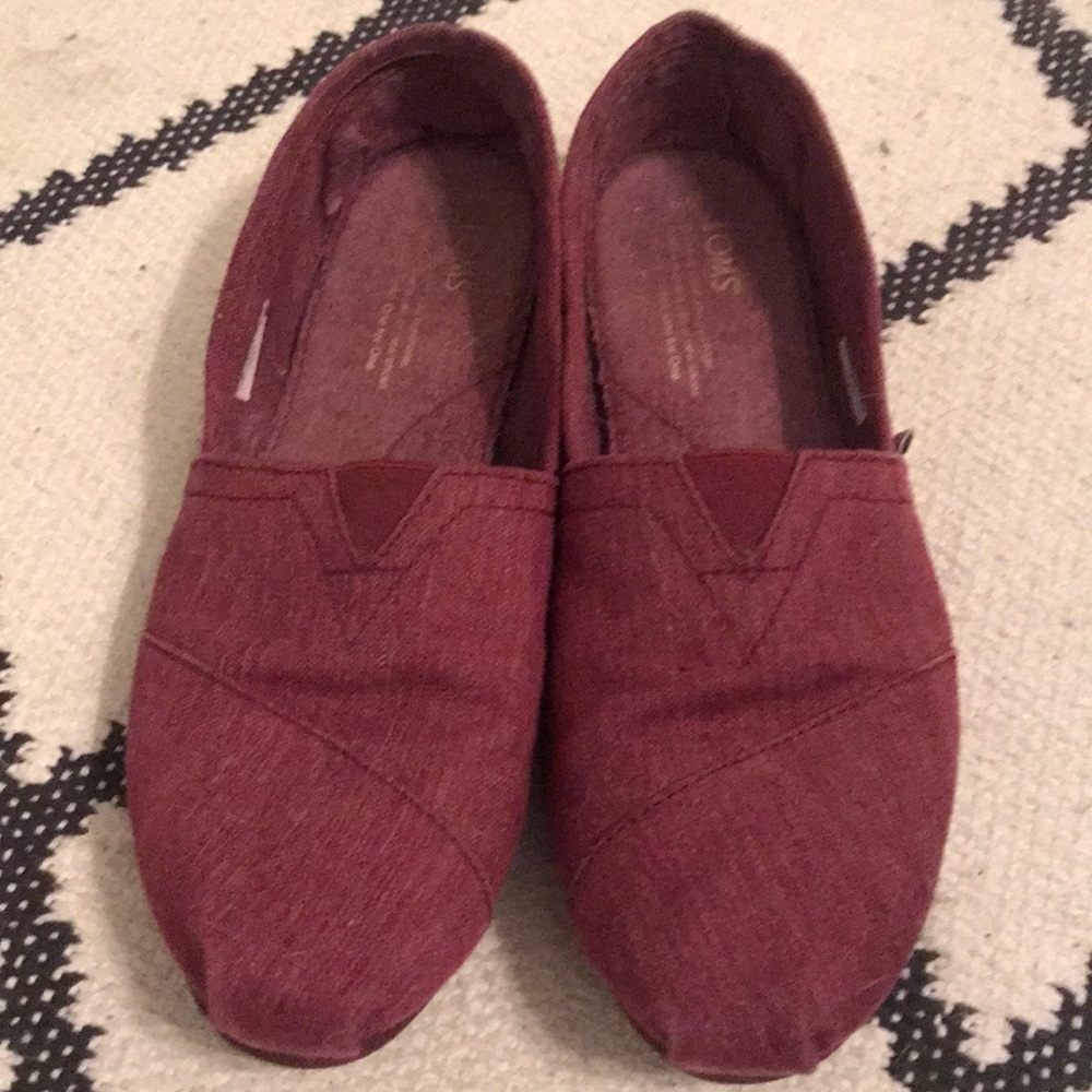 Toms maroon slip on shoes